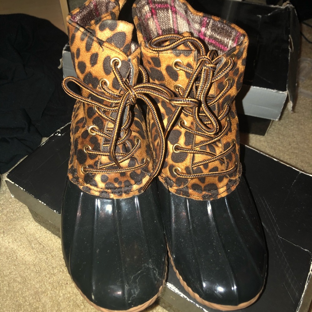 Duck boots